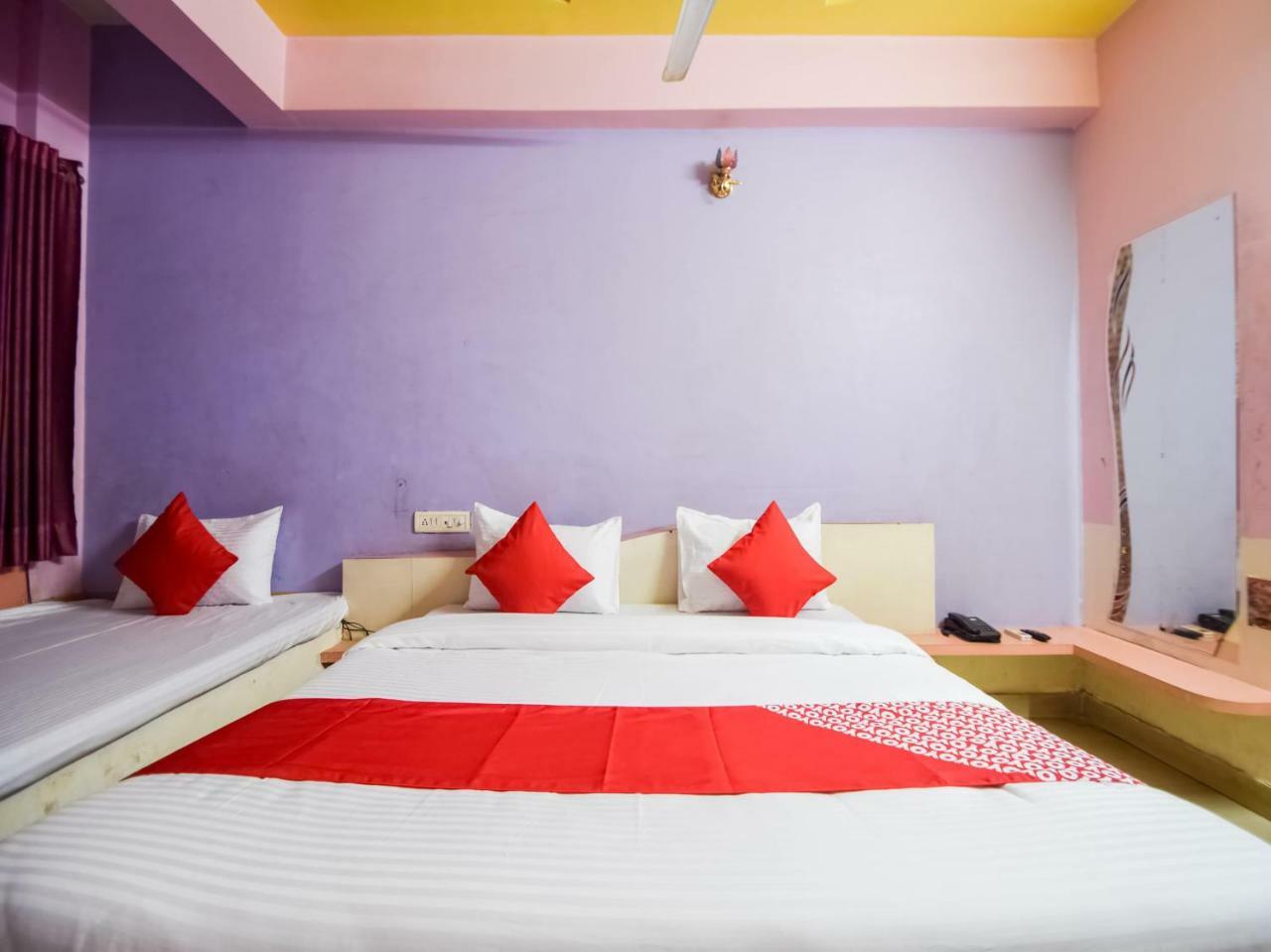 אודייפור Hotel Palak Palace מראה חיצוני תמונה