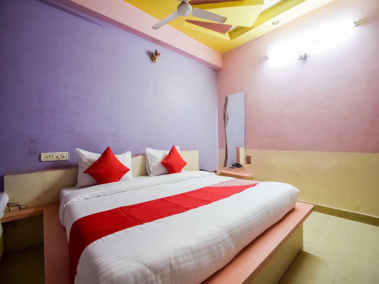 אודייפור Hotel Palak Palace מראה חיצוני תמונה