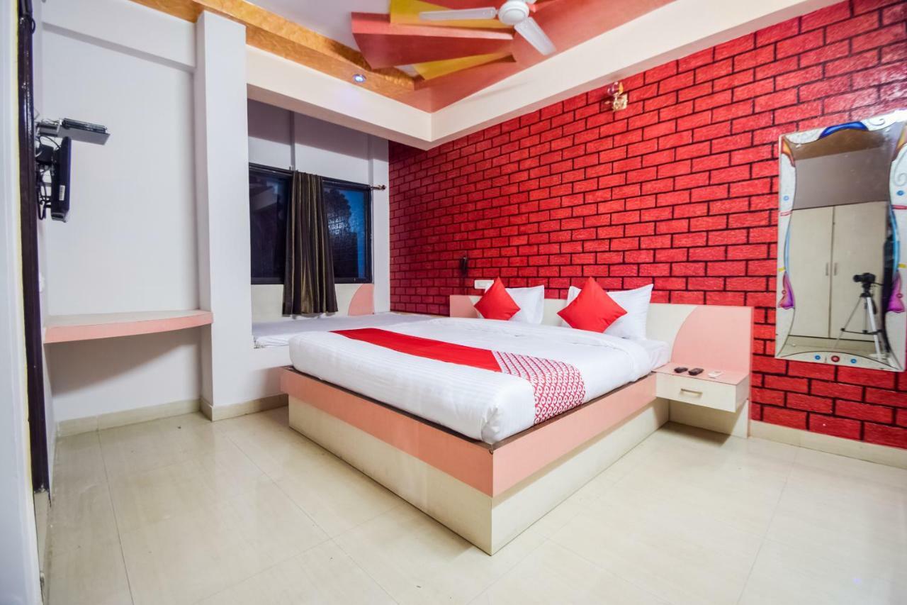 אודייפור Hotel Palak Palace מראה חיצוני תמונה