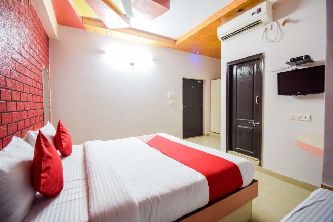 אודייפור Hotel Palak Palace מראה חיצוני תמונה