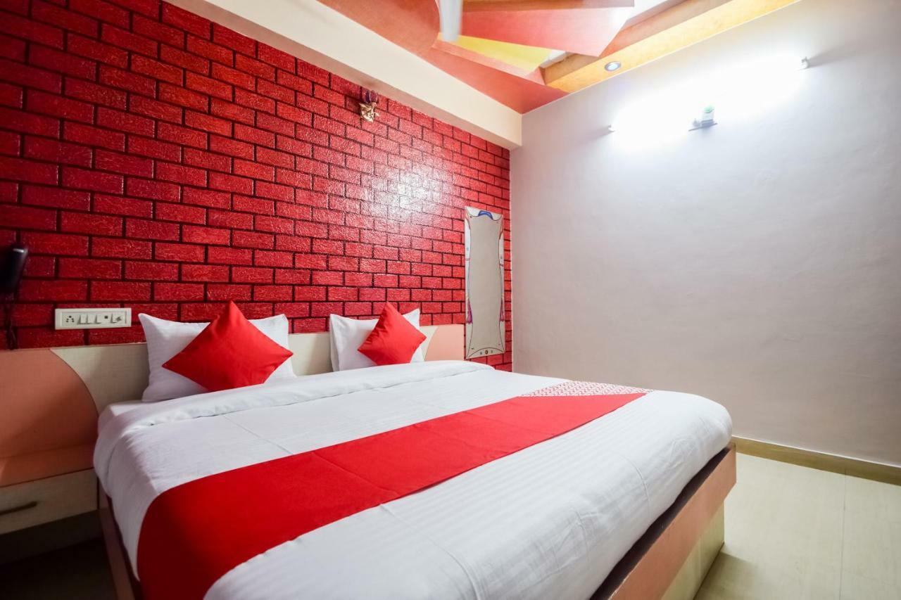 אודייפור Hotel Palak Palace מראה חיצוני תמונה